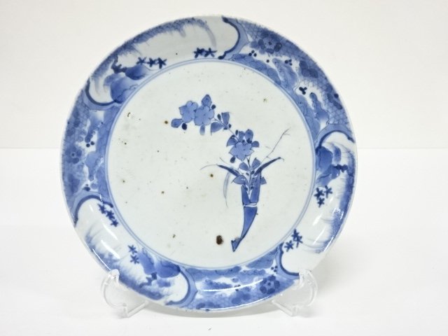 Ai-Kutani, Ko-Imari, with blue and white slip, 7.5 x 7.5 cm.